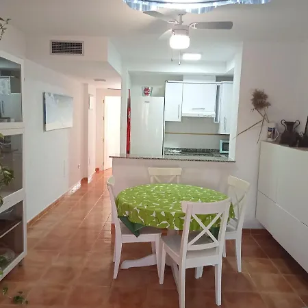 Precioso Con Piscina Y Garage Apartment