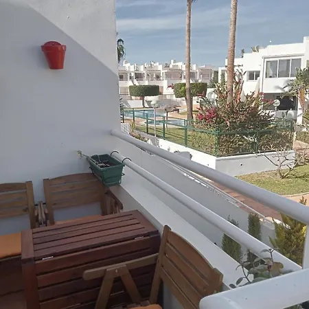Precioso Con Piscina Y Garage Apartment
