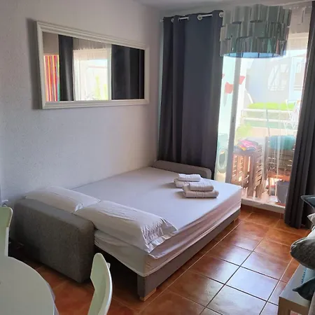 Precioso Con Piscina Y Garage Apartment